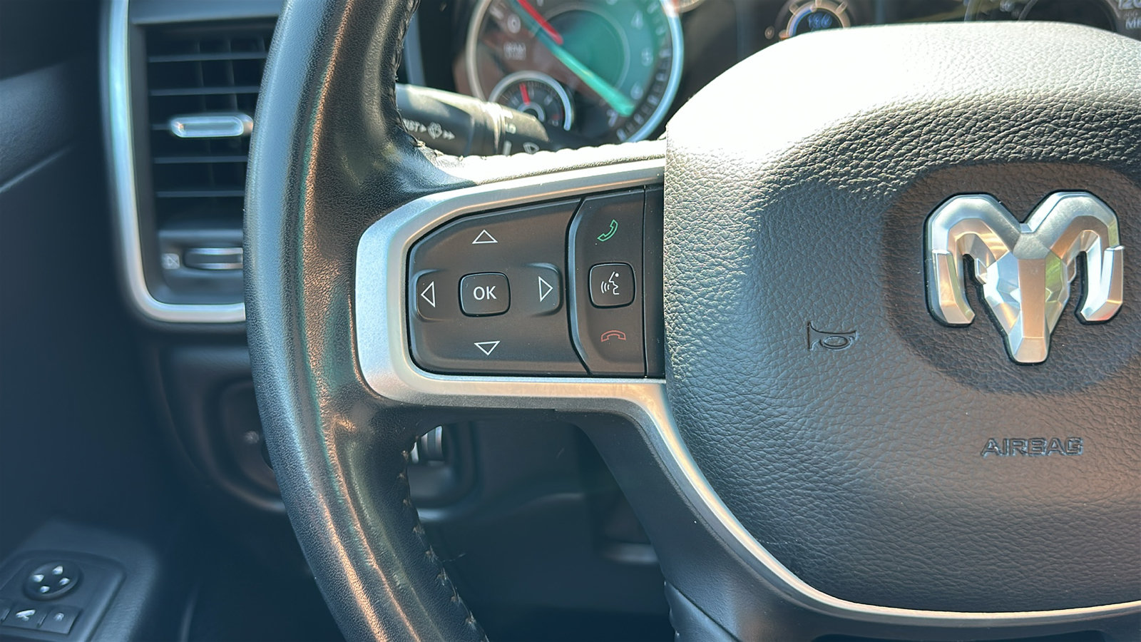 Used 2020 RAM 1500 Big Horn AWD/4WD image 17