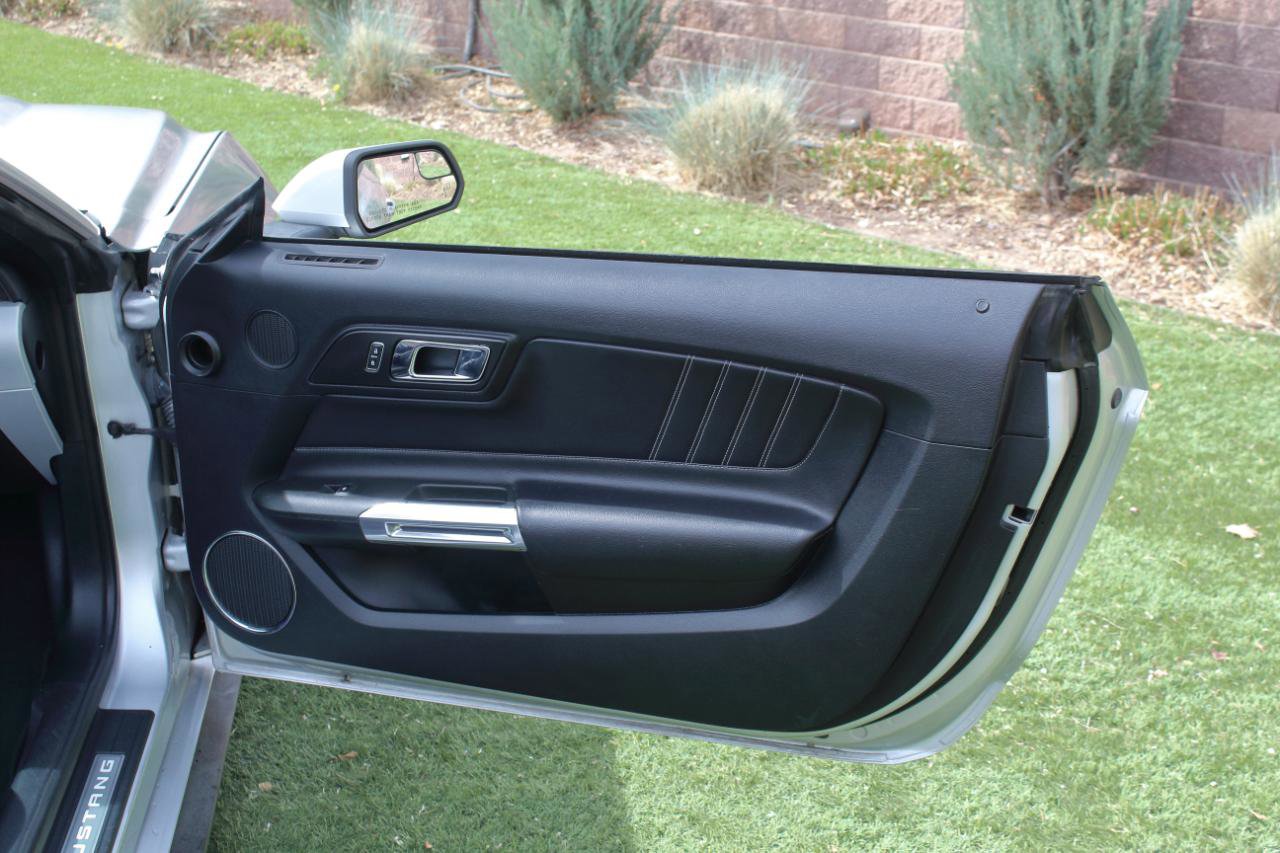 Used 2017 Ford Mustang Premium image 46