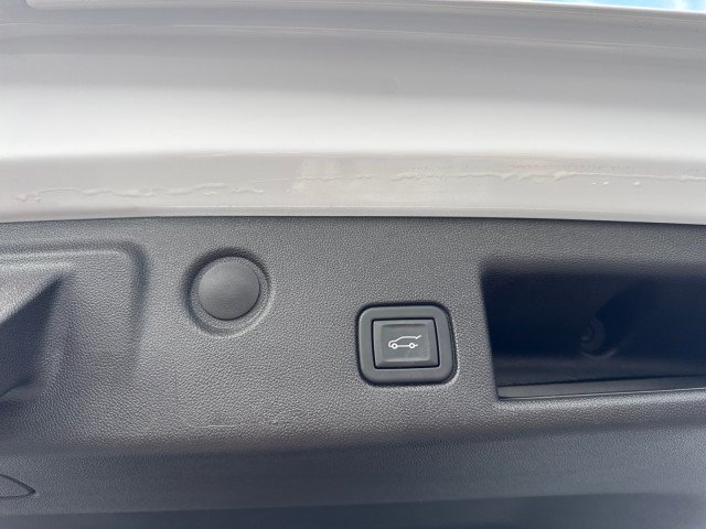 Used 2024 Chevrolet Equinox LT FWD image 16