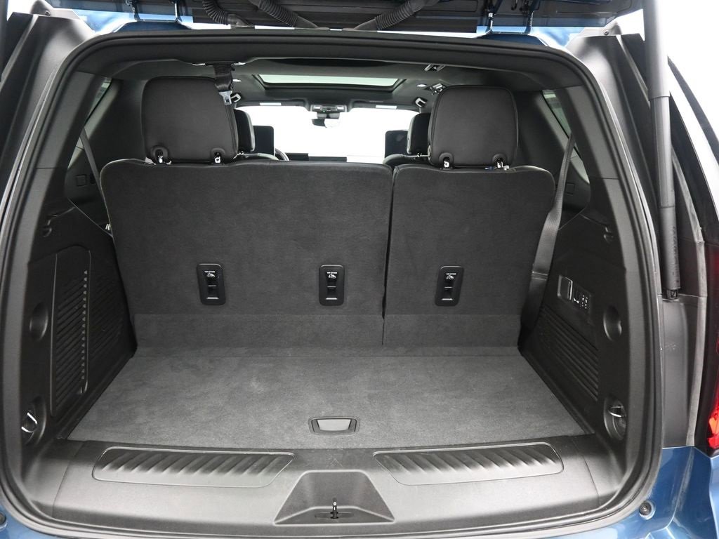 Used 2025 GMC Yukon Elevation w/ Elevation Premium Package image 2