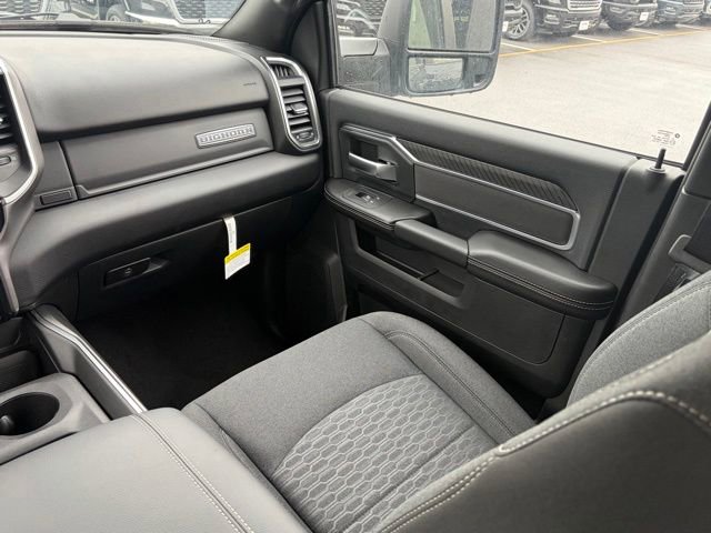 New 2026 RAM 2500 Big Horn AWD/4WD image 32