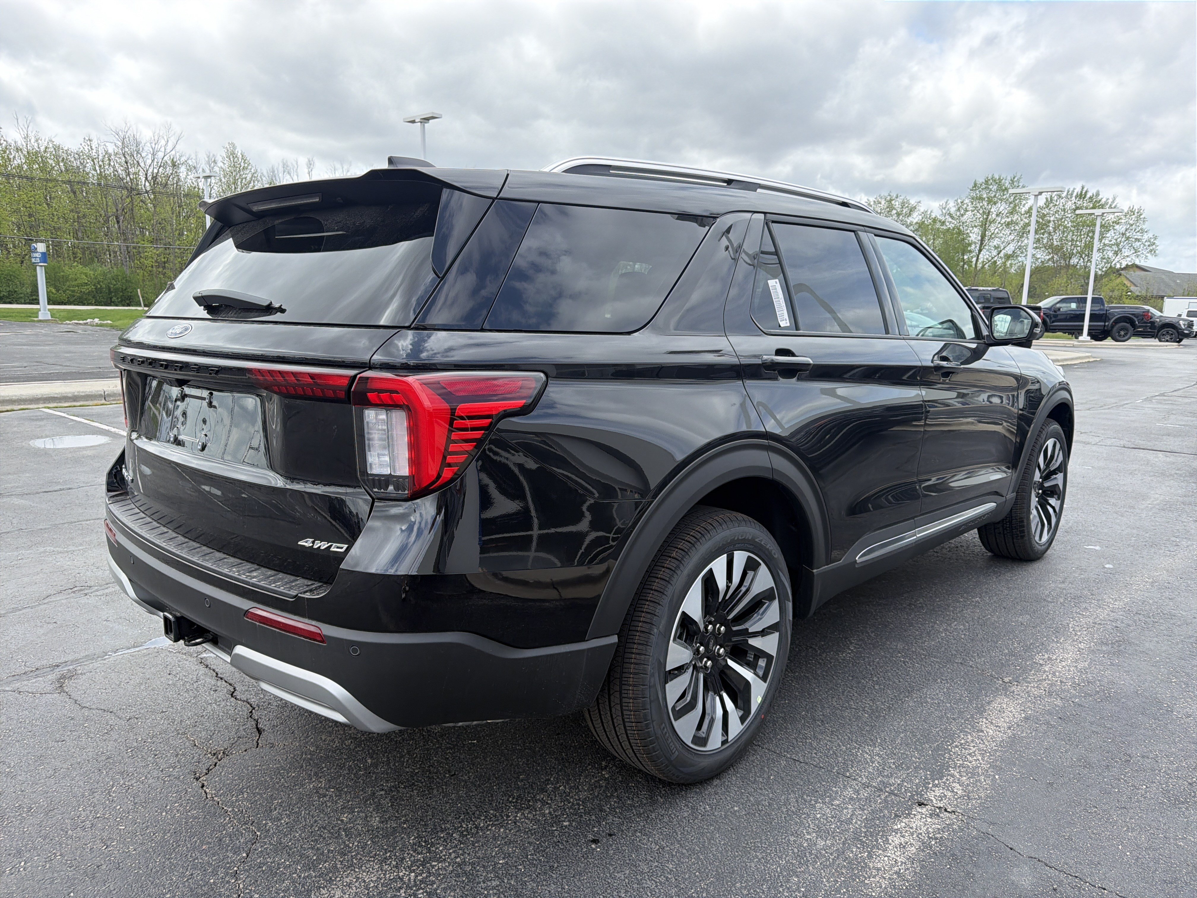 New 2026 Ford Explorer Platinum w/ LUX Leather Package AWD/4WD image 8