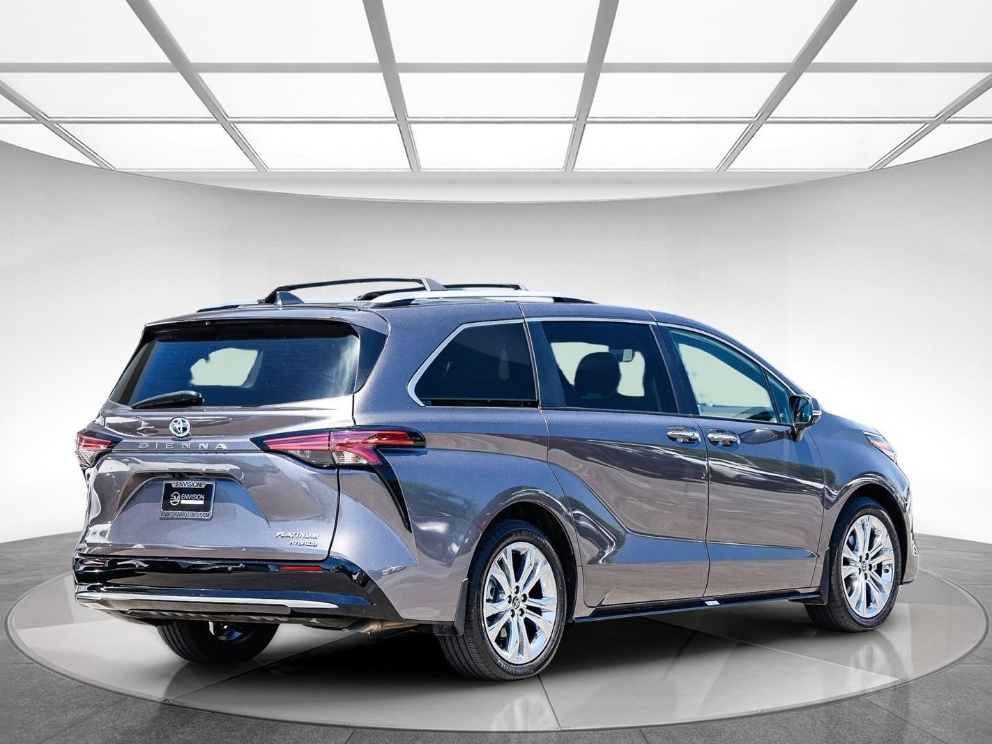 Used 2024 Toyota Sienna Platinum FWD image 5