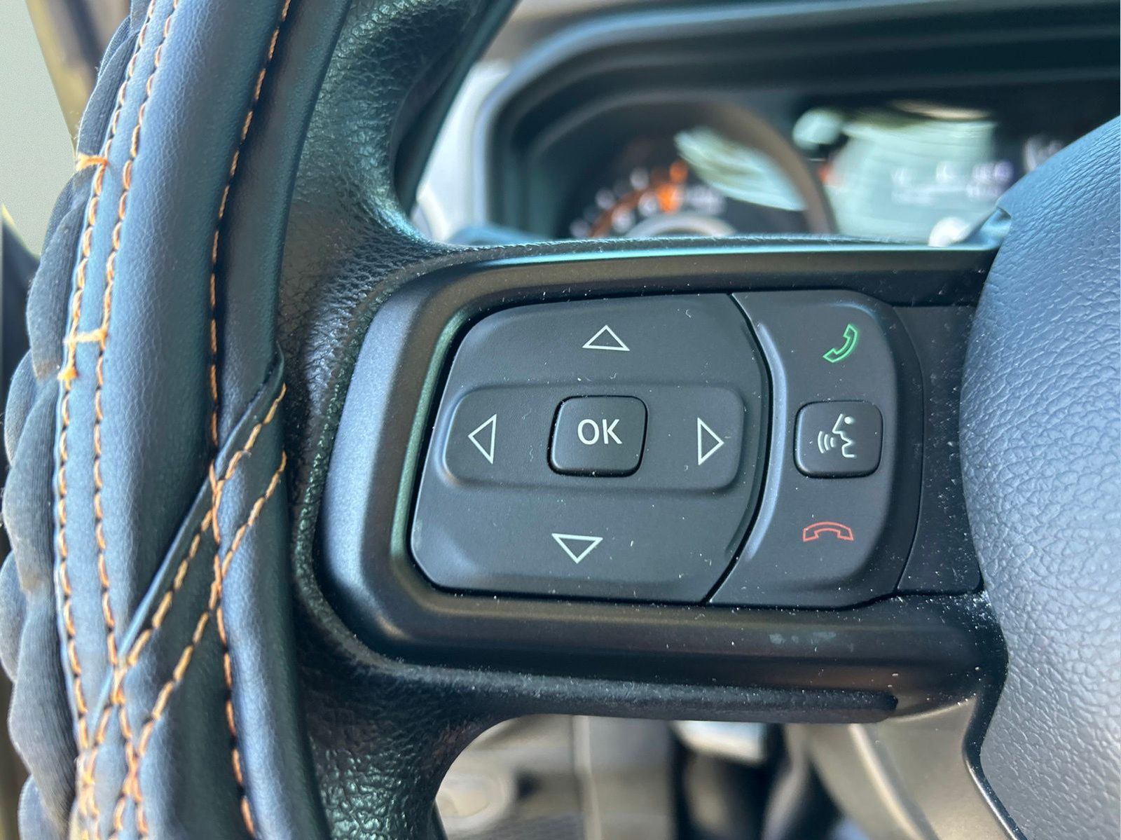 Certified 2025 Jeep Gladiator Sport AWD/4WD image 13