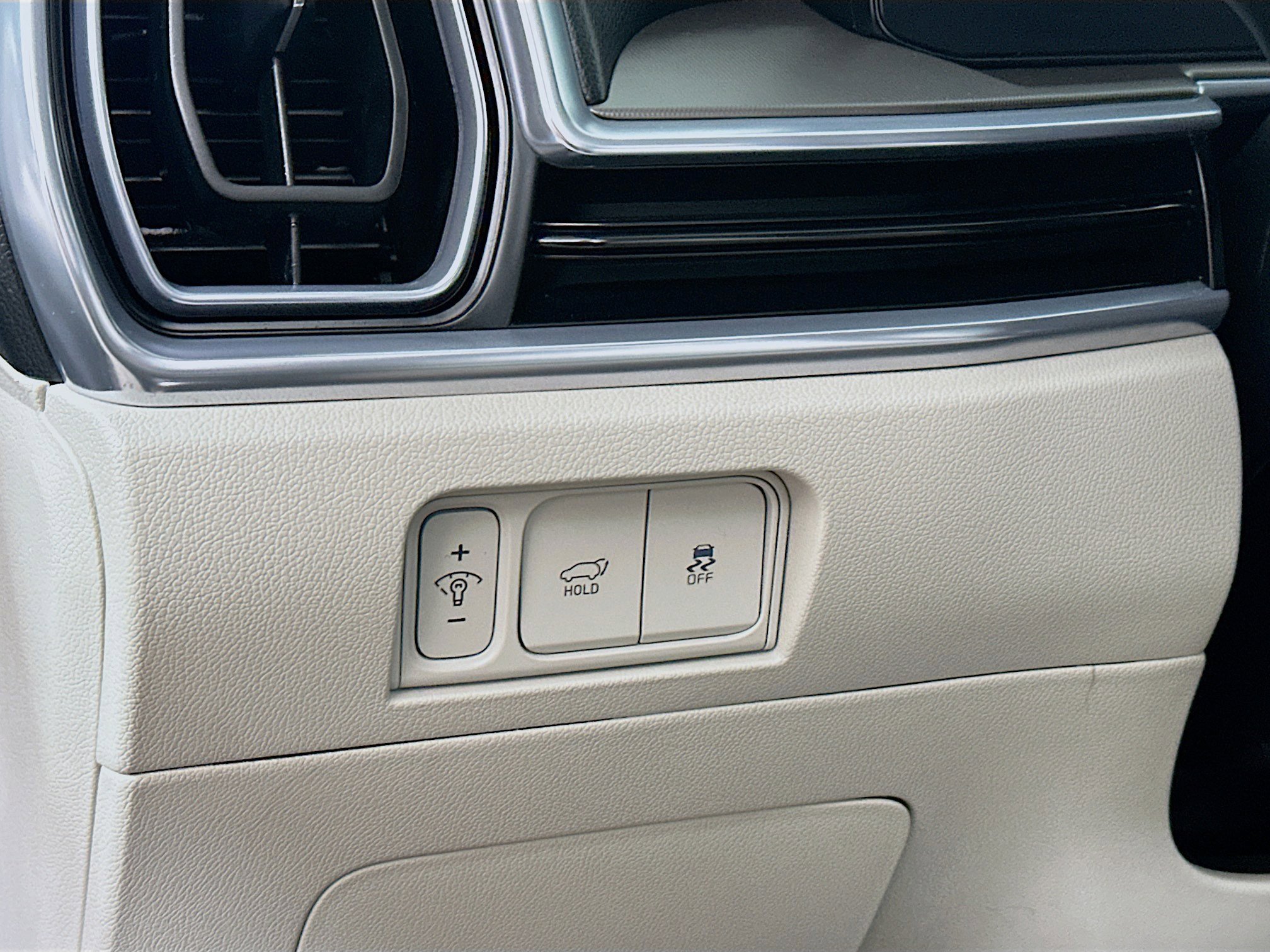 Certified 2024 Kia Sorento SX FWD image 10