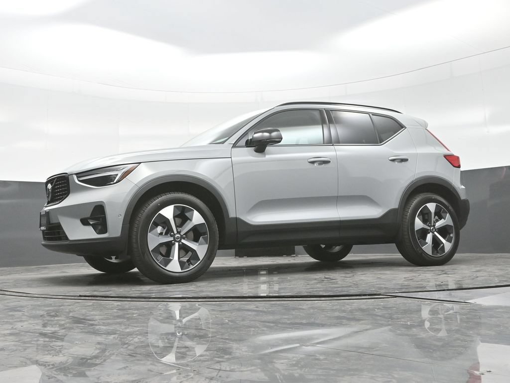 New 2026 Volvo XC40 B5 Plus w/ Protection Package Premier AWD/4WD image 24