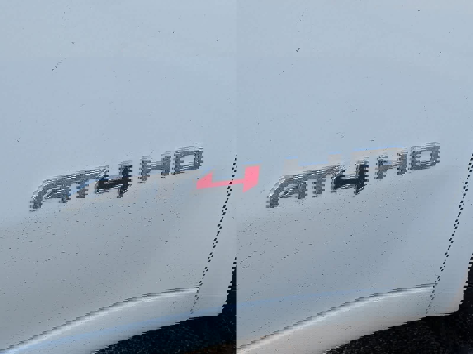 Used 2025 GMC Sierra 2500 AT4 image 8