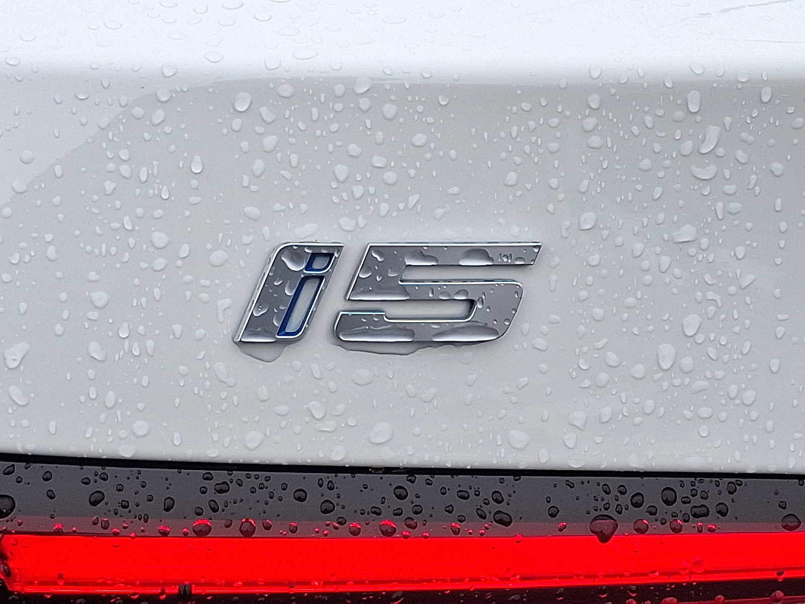 Used 2025 BMW i5 xDrive40 w/ Premium Package image 30