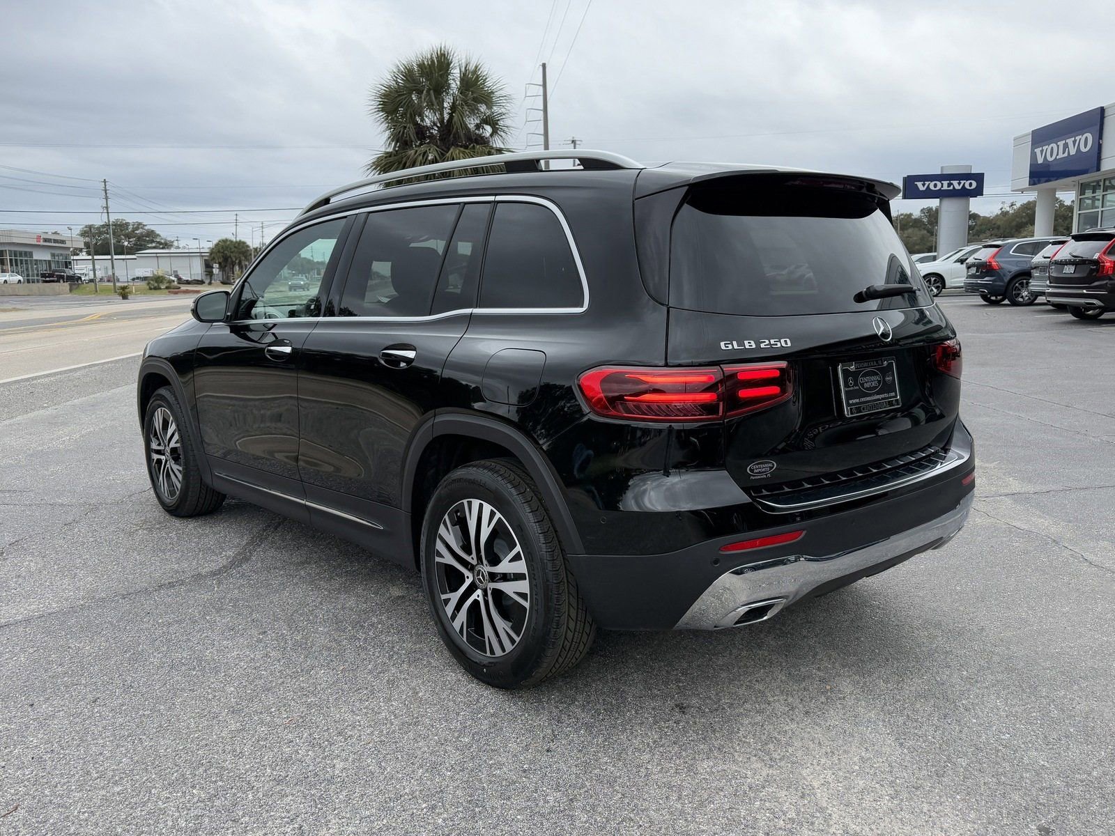 Certified 2025 Mercedes-Benz GLB 250 image 3