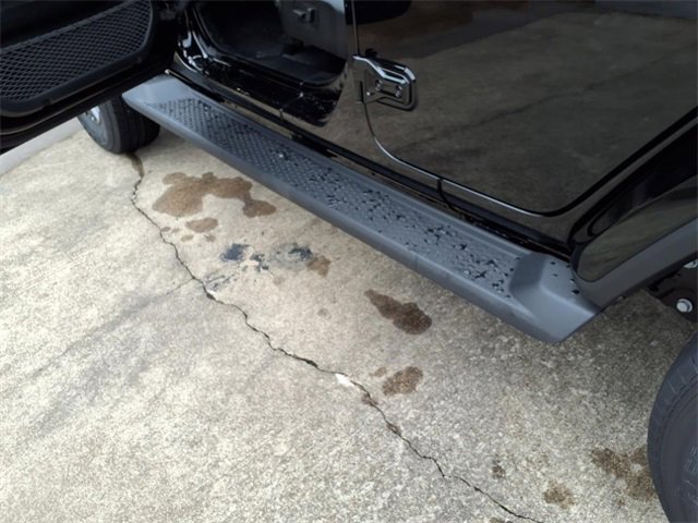 New 2025 Jeep Wrangler Sahara image 20