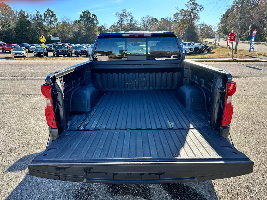 Used 2023 Chevrolet Silverado 1500 High Country image 18