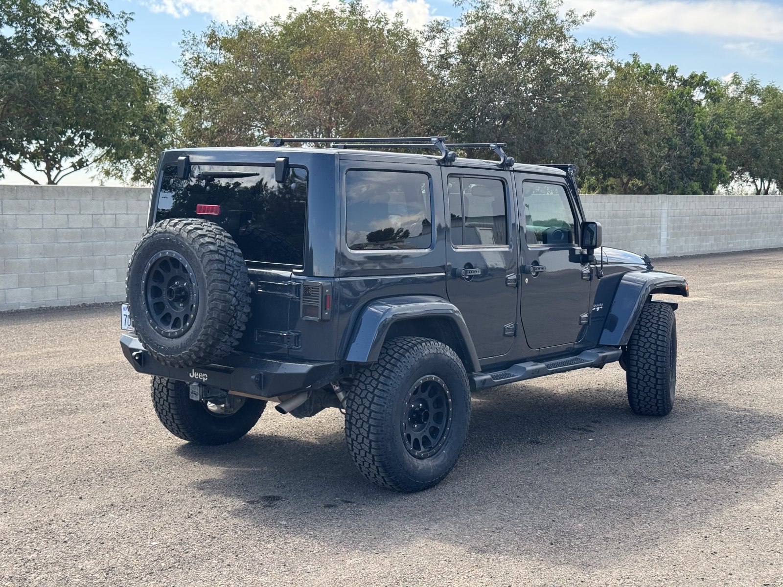 Used 2016 Jeep Wrangler Unlimited Sahara w/ Connectivity Group AWD/4WD image 3
