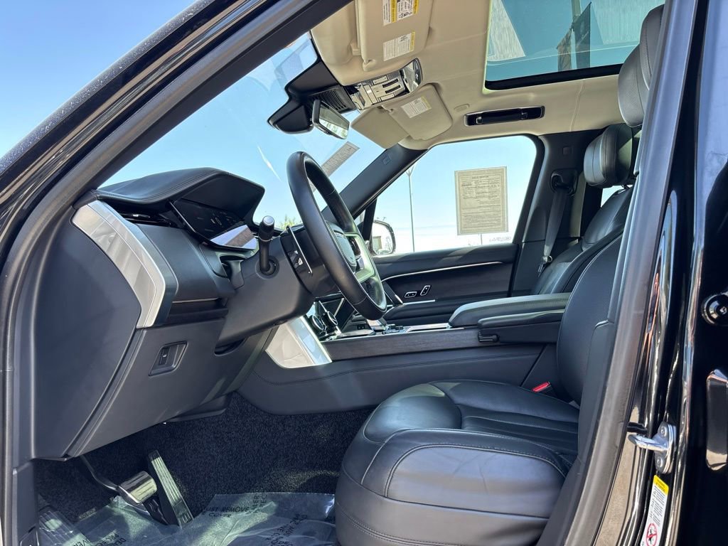 Used 2023 Land Rover Range Rover First Edition image 6