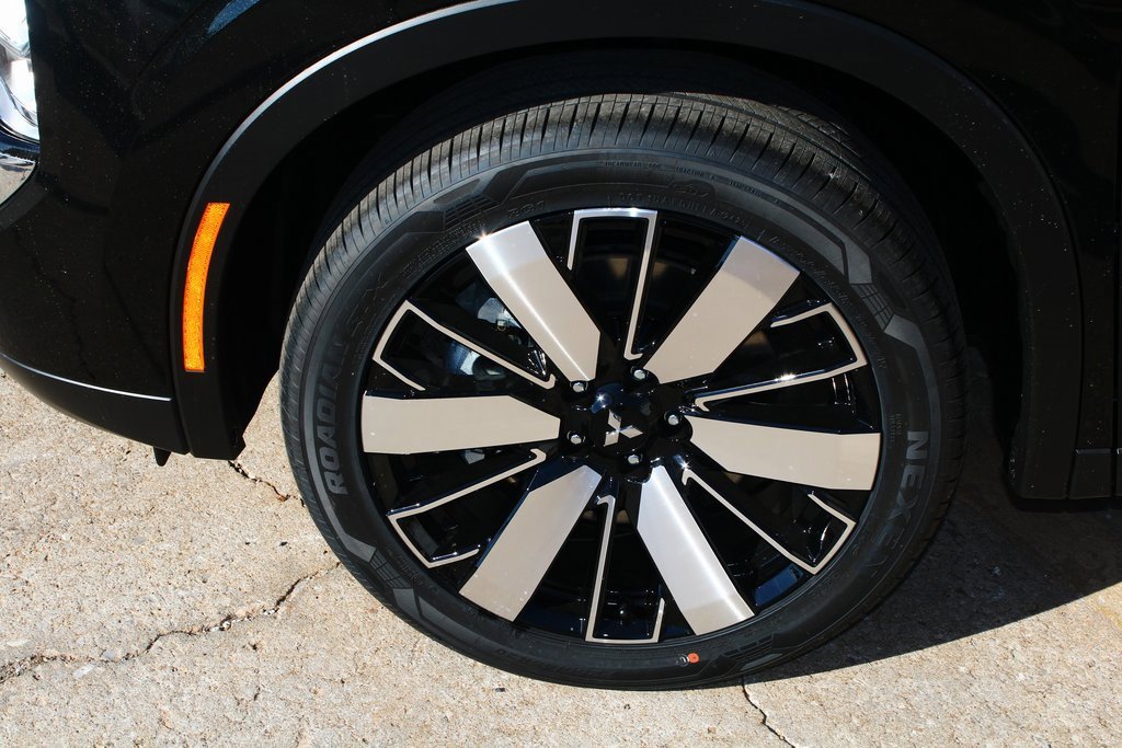 New 2026 Mitsubishi Outlander SE image 5