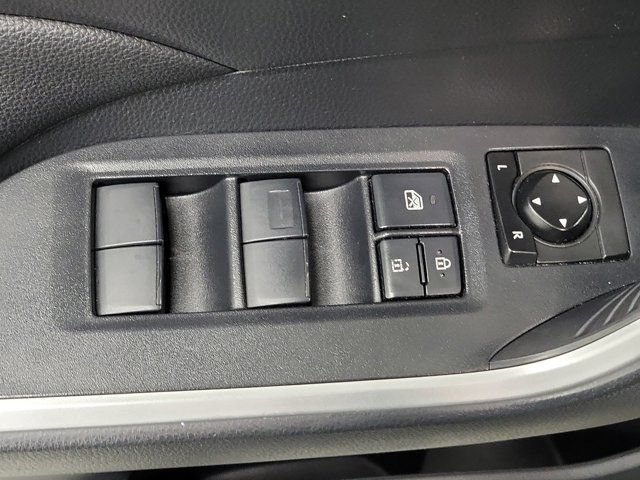 Used 2019 Toyota RAV4 XLE FWD image 19