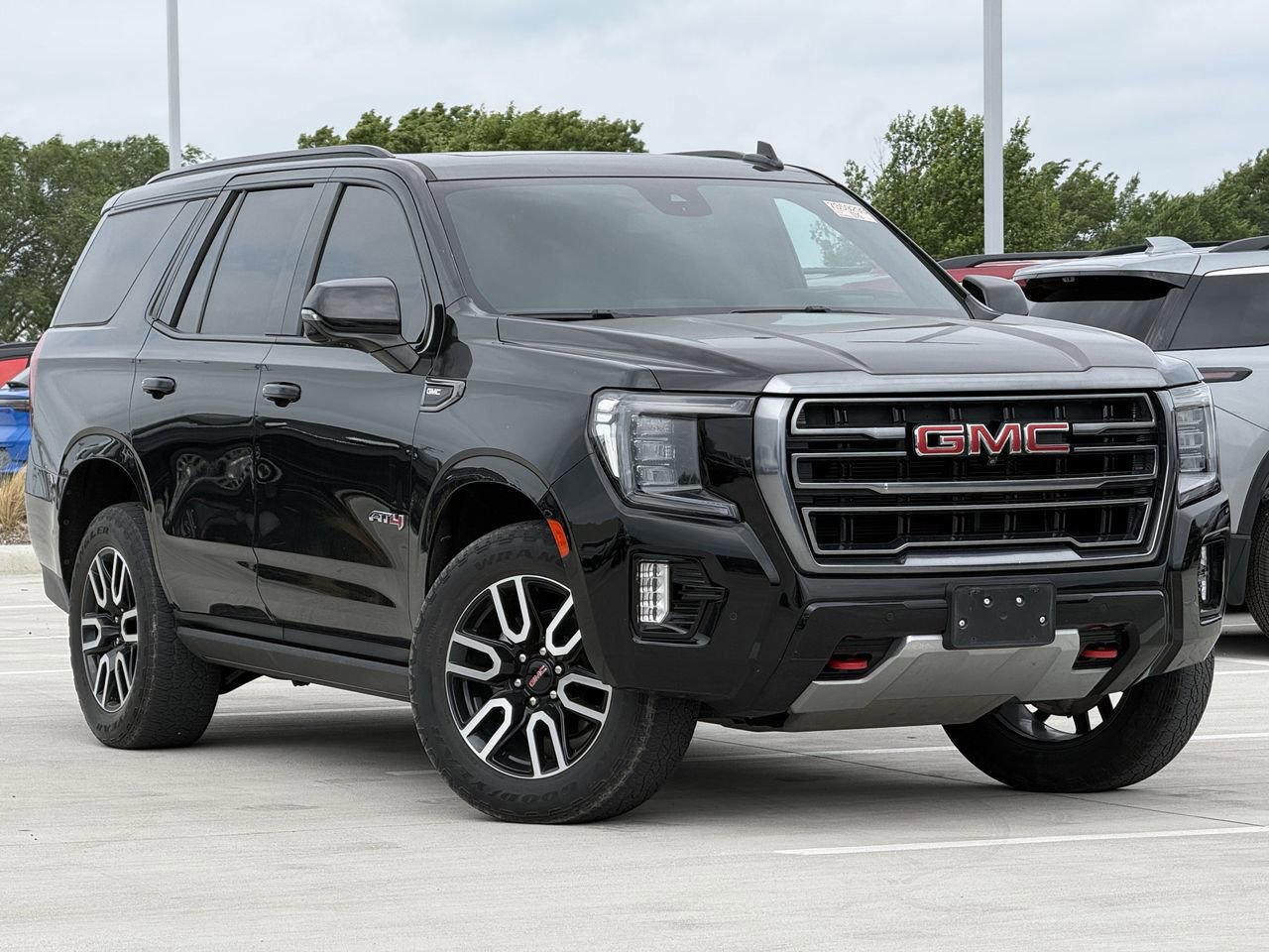 Certified 2023 GMC Yukon AT4 w/ AT4 Premium Package AWD/4WD image 2