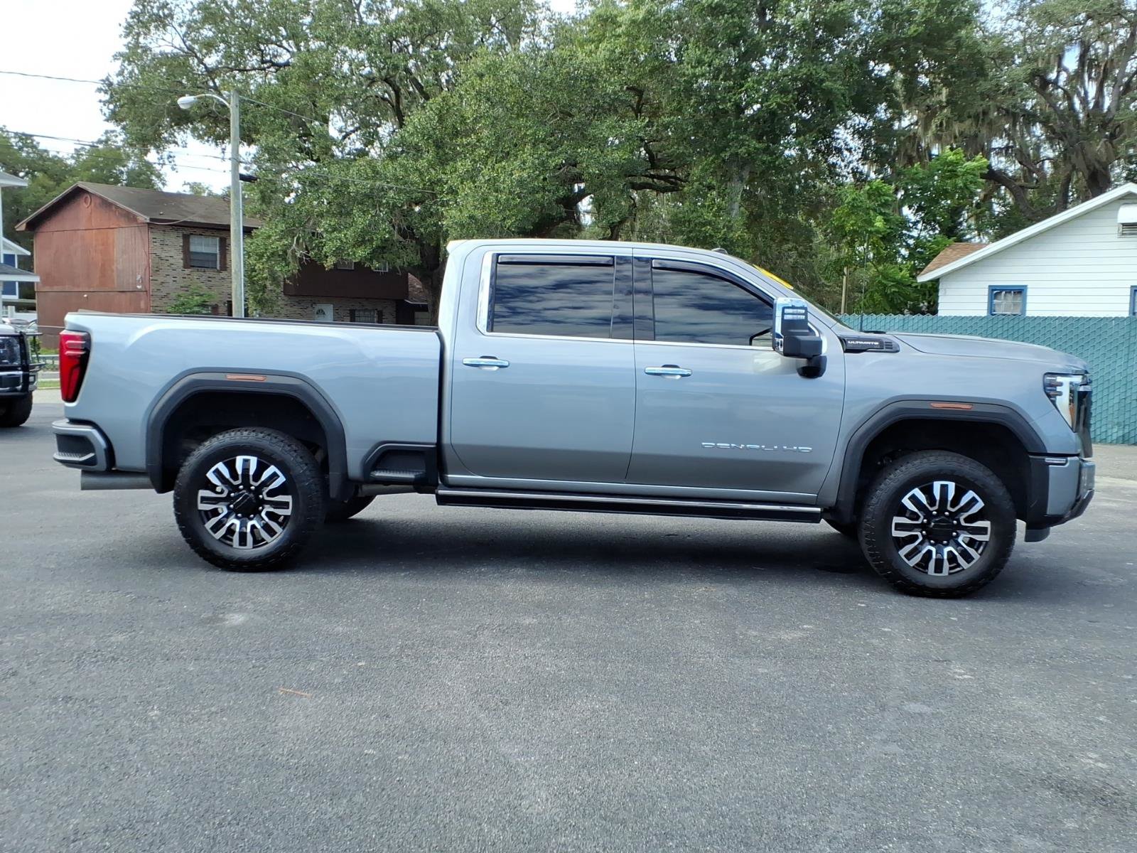 Used 2024 GMC Sierra 2500 Denali Ultimate AWD/4WD image 6