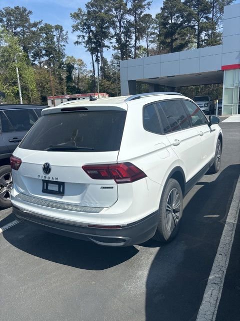 Used 2024 Volkswagen Tiguan SE image 3