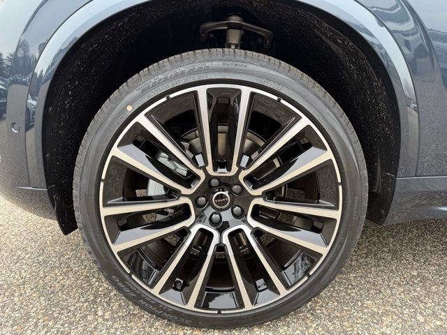 New 2026 Volvo XC90 B6 Plus w/ Protection Package Premier AWD/4WD image 10