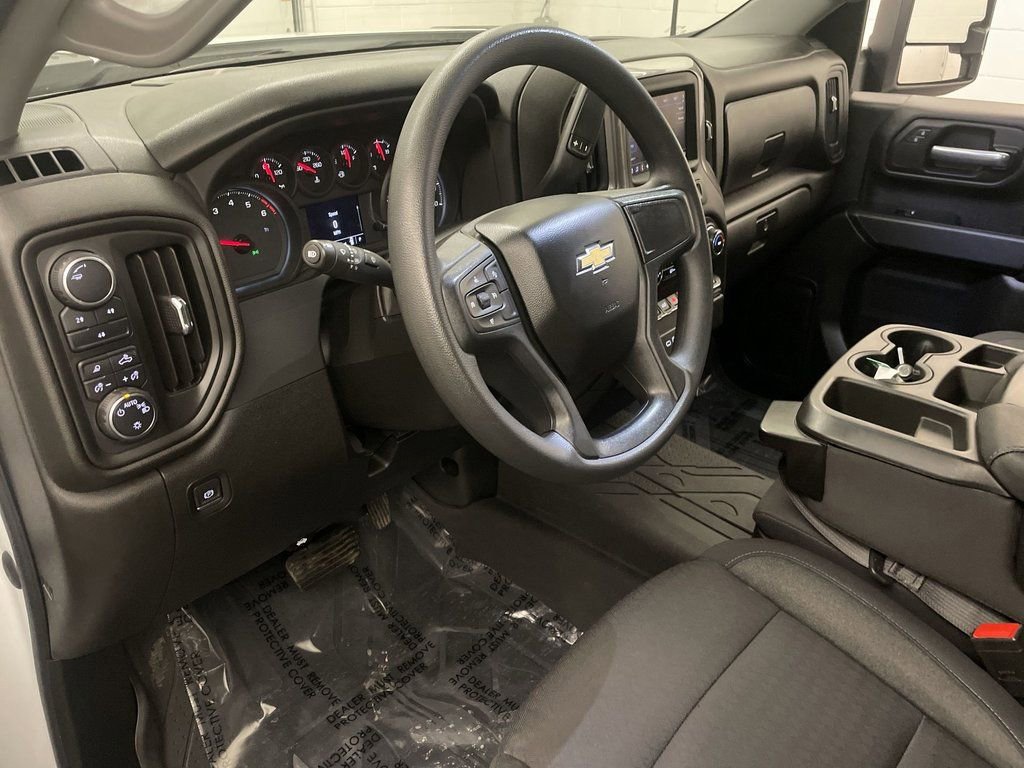 Used 2024 Chevrolet Silverado 2500 Custom w/ Custom Convenience Package image 4