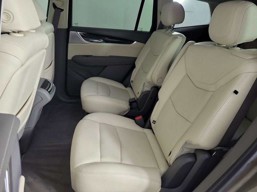 Certified 2023 Cadillac XT6 Premium Luxury w/ Technology Package FWD image 12