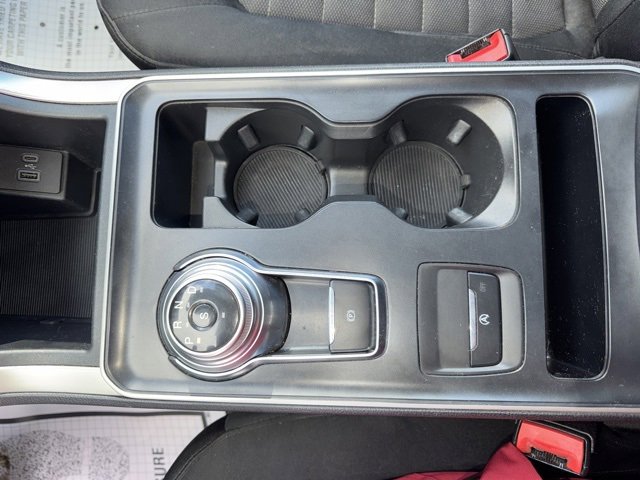 Used 2021 Ford Edge SE image 19