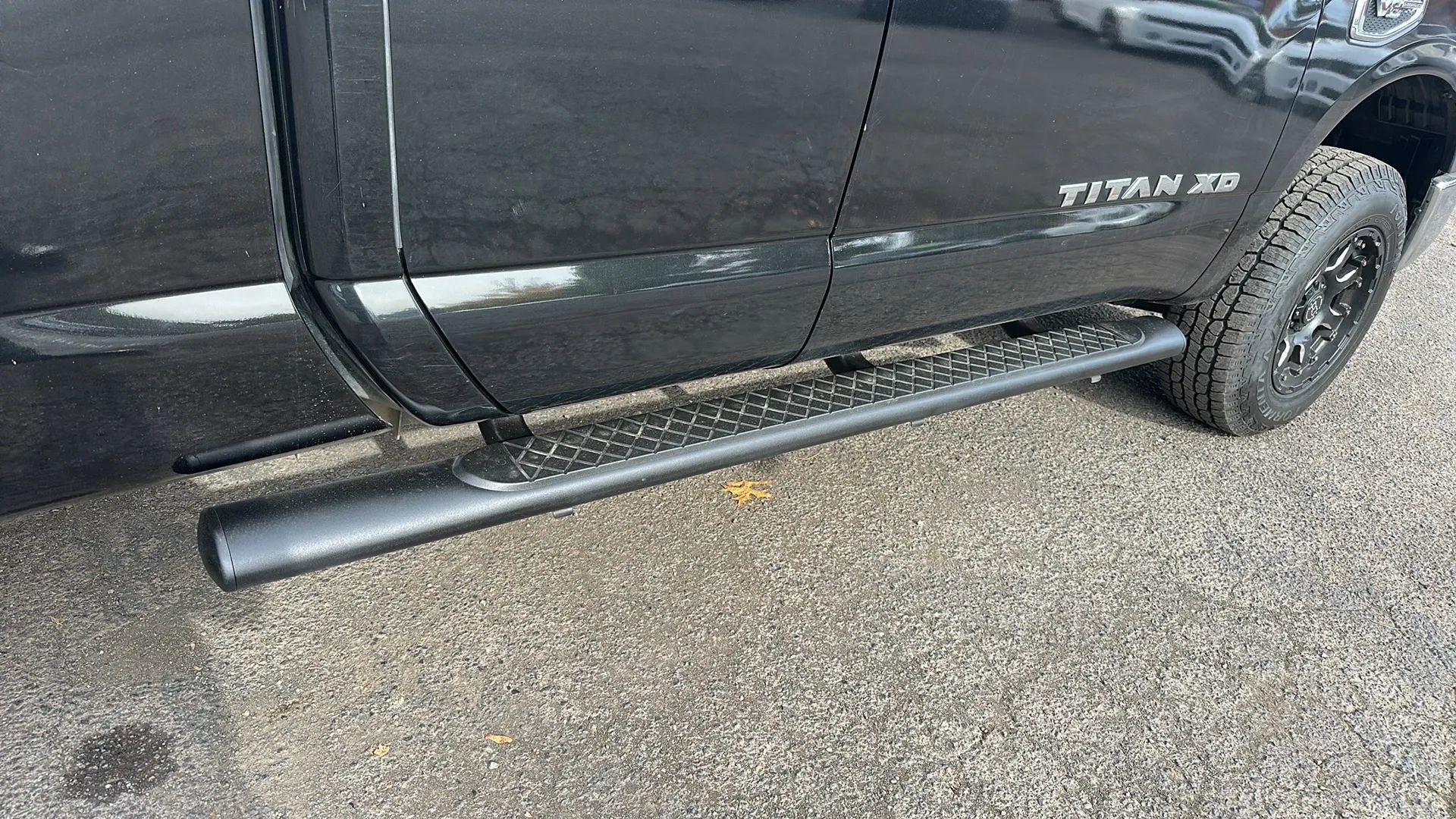 Used 2017 Nissan Titan SV image 15