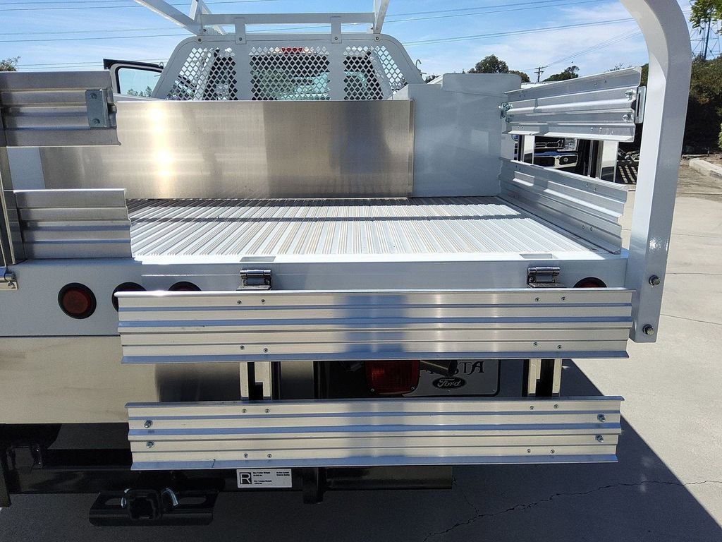 New 2025 Ford F550 2WD Regular Cab Super Duty image 17