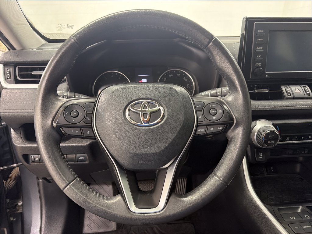 Used 2021 Toyota RAV4 XLE Premium FWD image 18