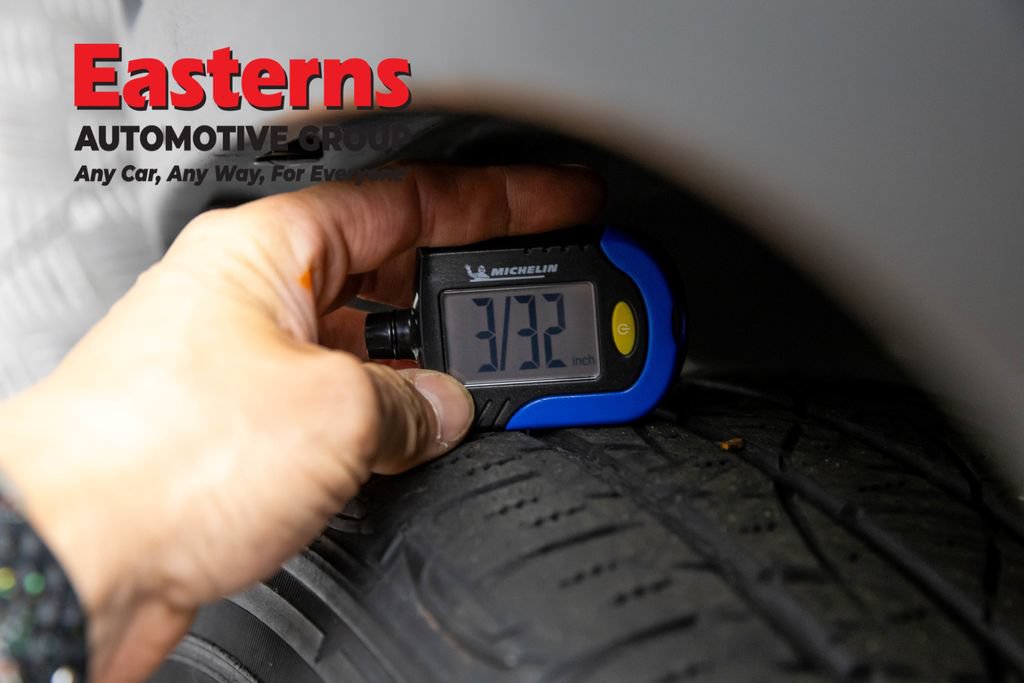 Used 2021 Jeep Cherokee Latitude Plus AWD/4WD image 30