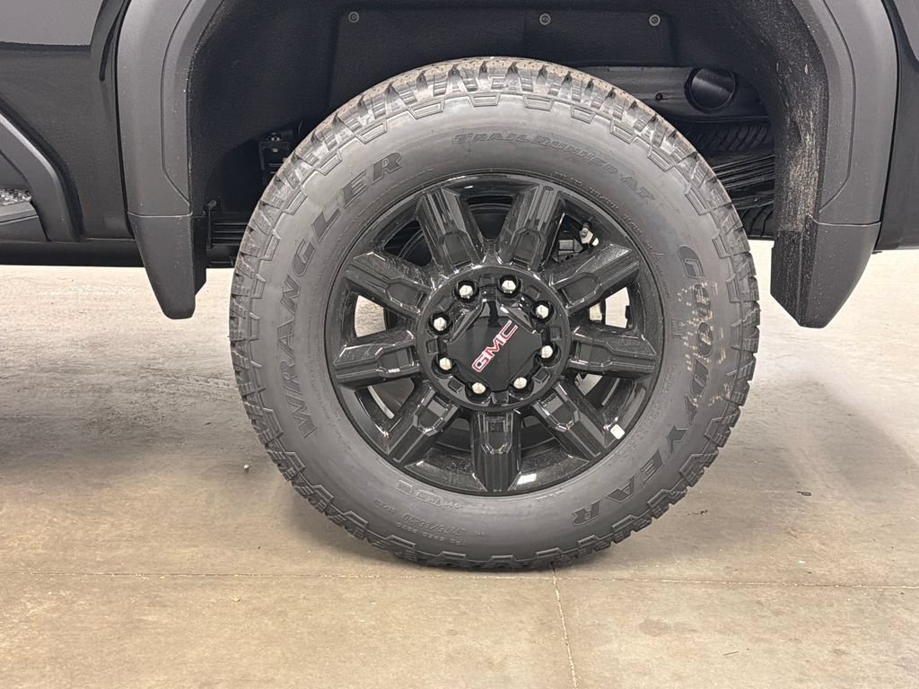 New 2026 GMC Sierra 2500 AT4 w/ AT4 Premium Plus Package AWD/4WD image 14