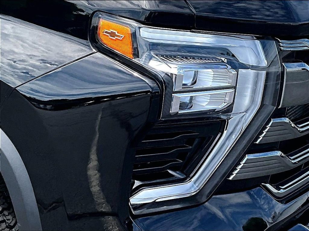 Used 2024 Chevrolet Silverado 2500 High Country w/ Midnight Edition AWD/4WD image 32