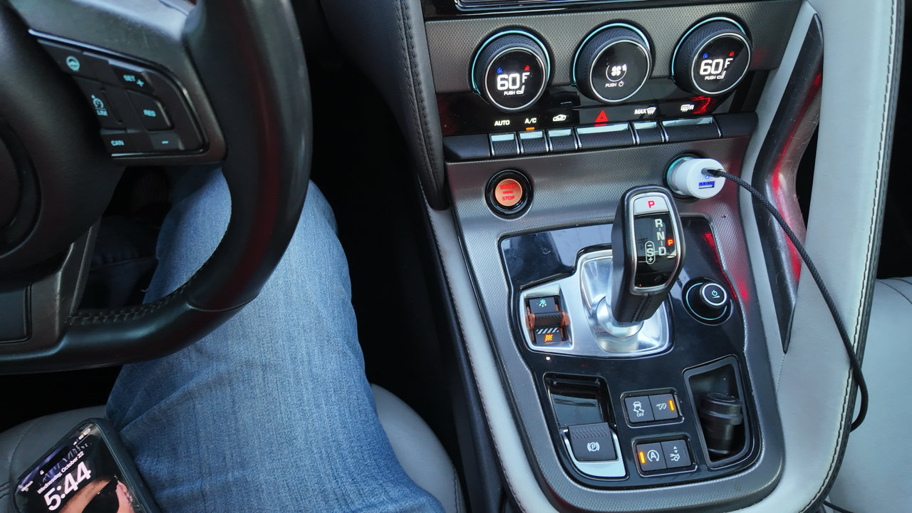 Used 2016 Jaguar F-TYPE S image 12