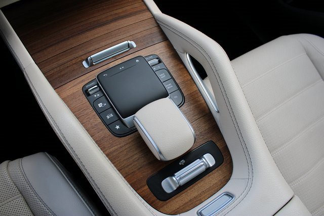 Used 2022 Mercedes-Benz GLS 580 4MATIC image 24