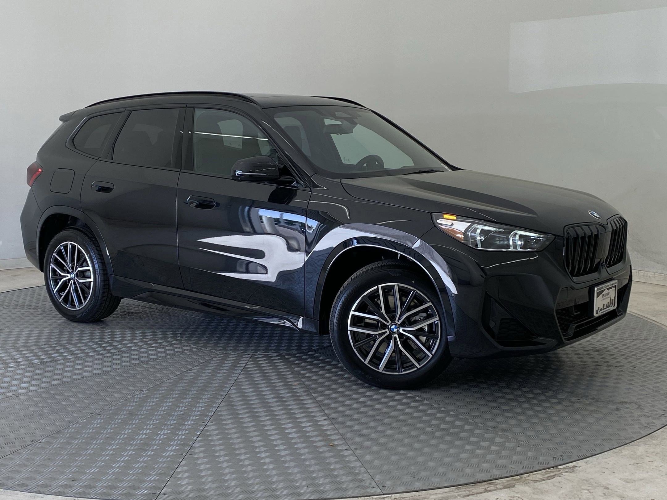 Used 2025 BMW X1 xDrive28i w/ Technology Package image 6