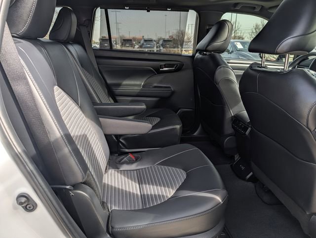 Used 2025 Toyota Highlander XSE image 34
