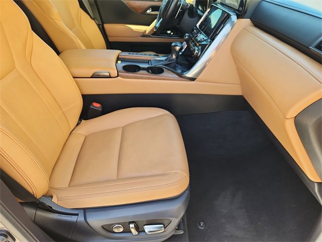 Used 2023 Lexus LX 600 4WD w/ Luxury Package image 29