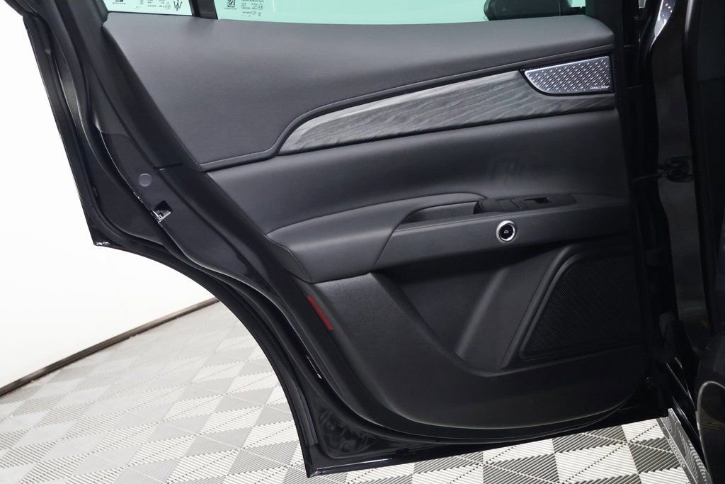 Used 2023 Maserati Grecale Modena image 13