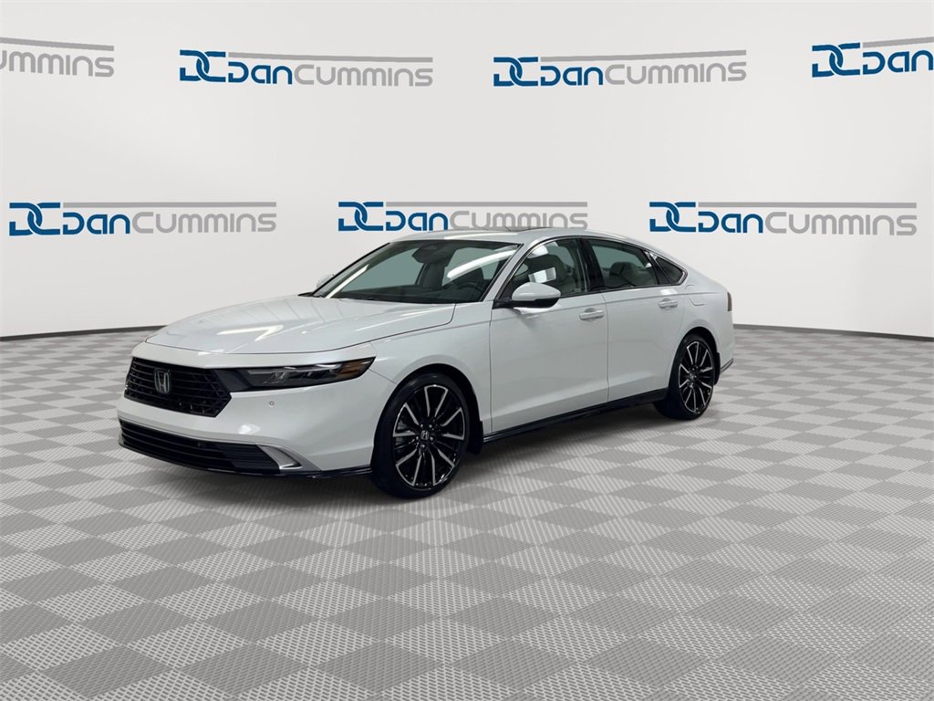 Used 2023 Honda Accord Touring image 4