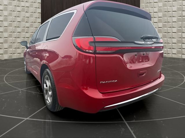 Certified 2024 Chrysler Pacifica Limited image 5