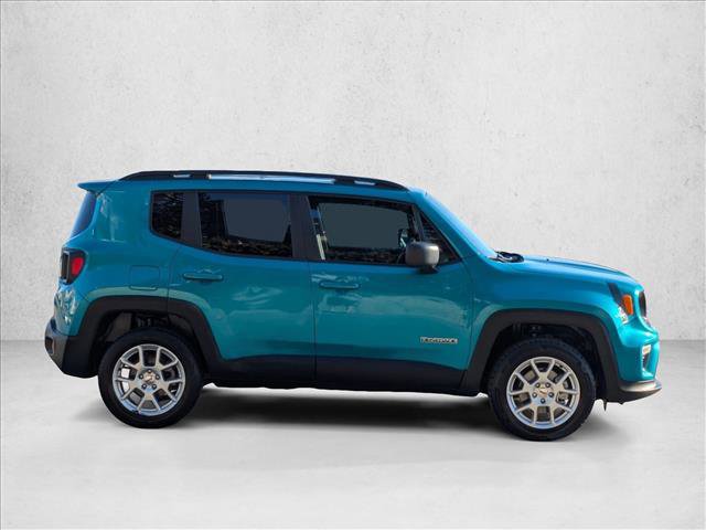 Used 2022 Jeep Renegade Latitude w/ Convenience Group AWD/4WD image 4