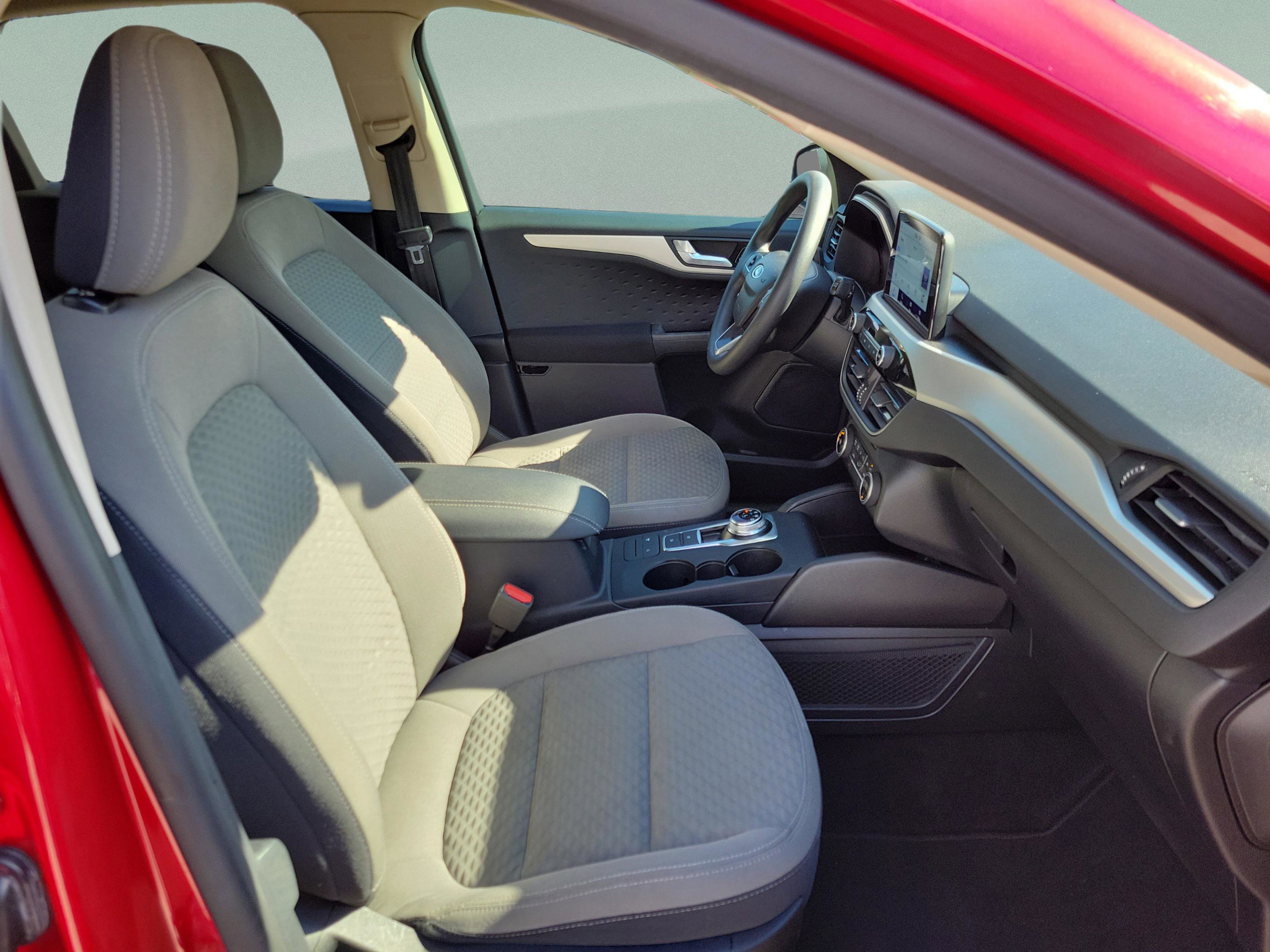 Used 2020 Ford Escape SE image 27