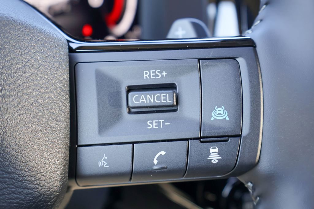 New 2026 Nissan Pathfinder SL image 11