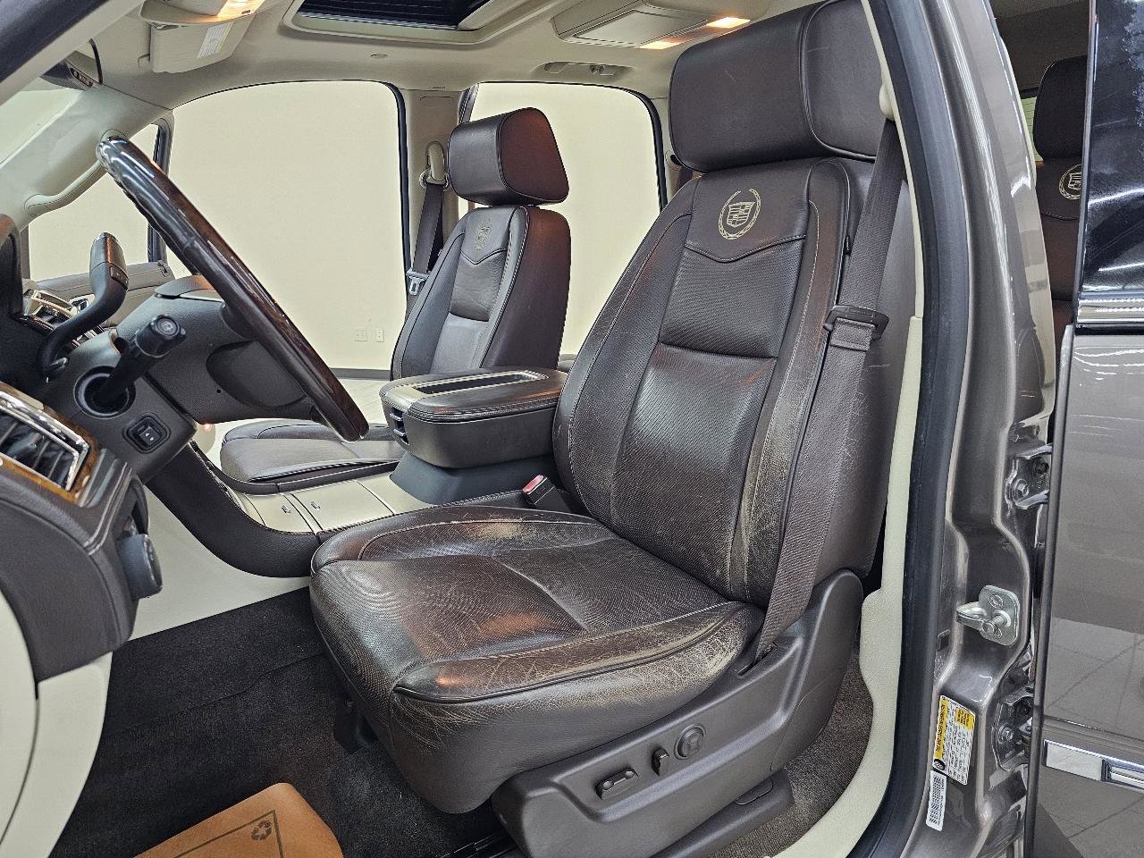 Used 2014 Cadillac Escalade Platinum AWD/4WD image 16