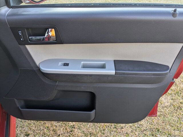 Used 2010 Mercury Mariner Premier image 35