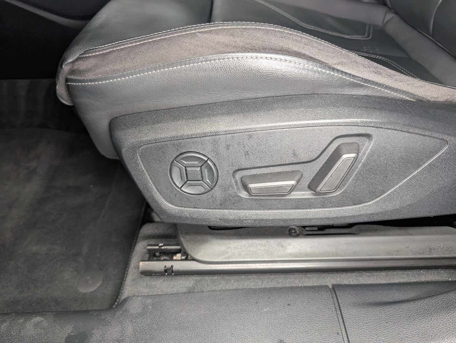 Used 2020 Audi Q3 2.0T Premium Plus image 35