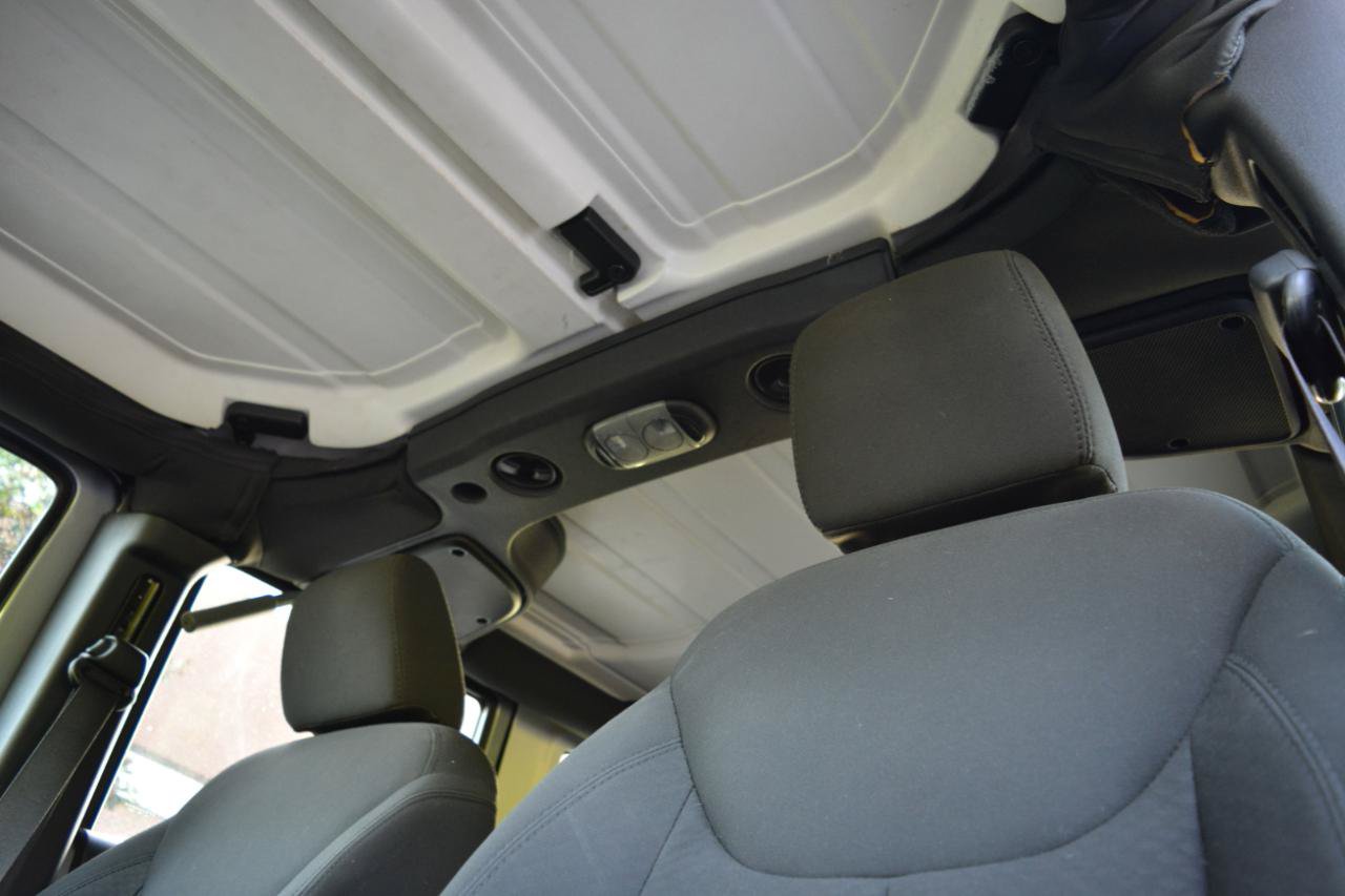 Used 2016 Jeep Wrangler Unlimited Sport w/ Connectivity Group AWD/4WD image 13