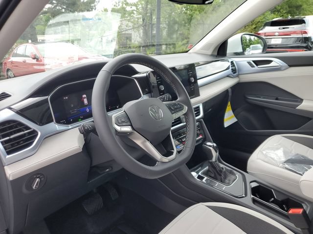 New 2026 Volkswagen Taos SE FWD image 18