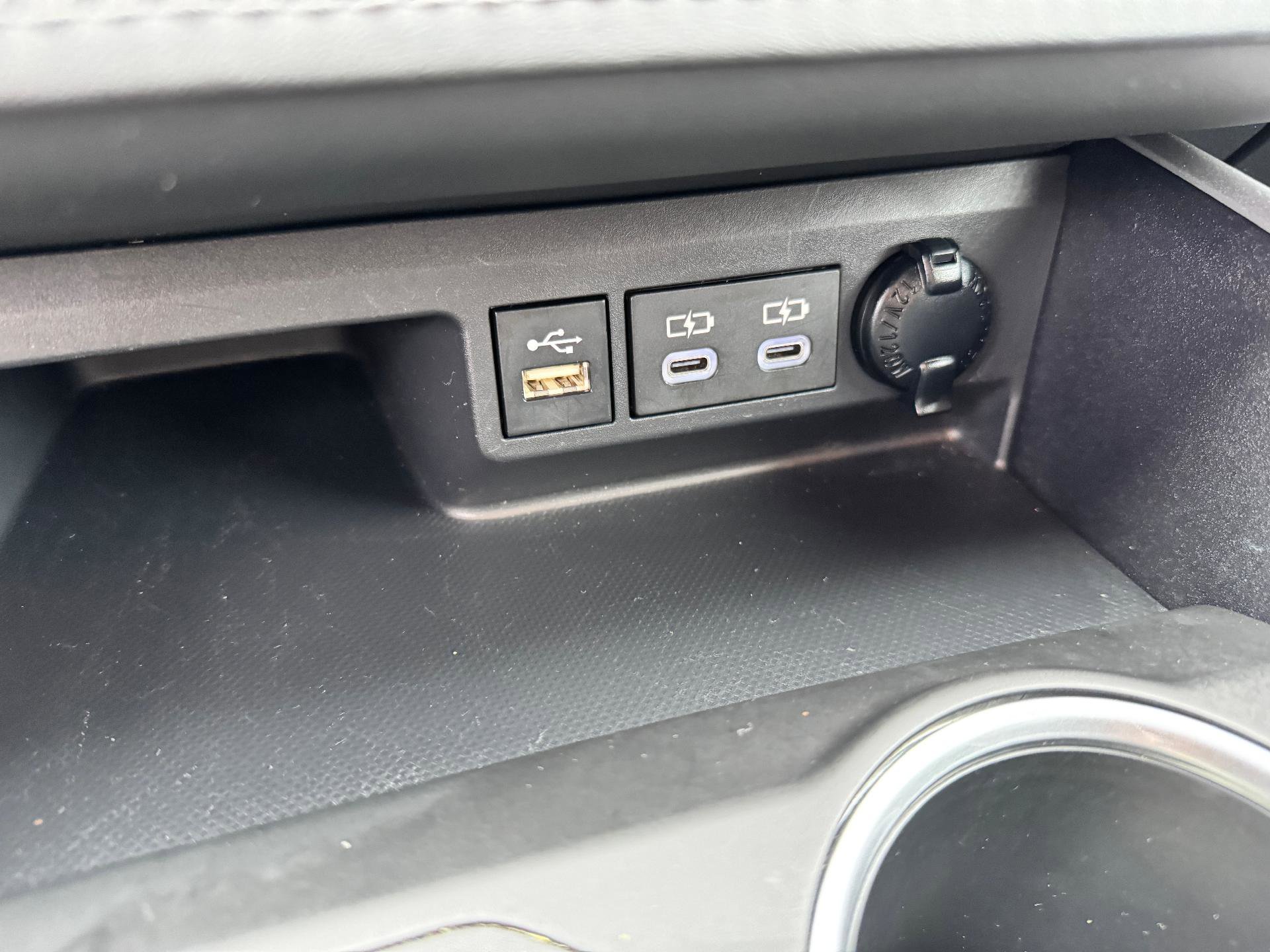 Used 2023 Toyota Highlander XLE image 39