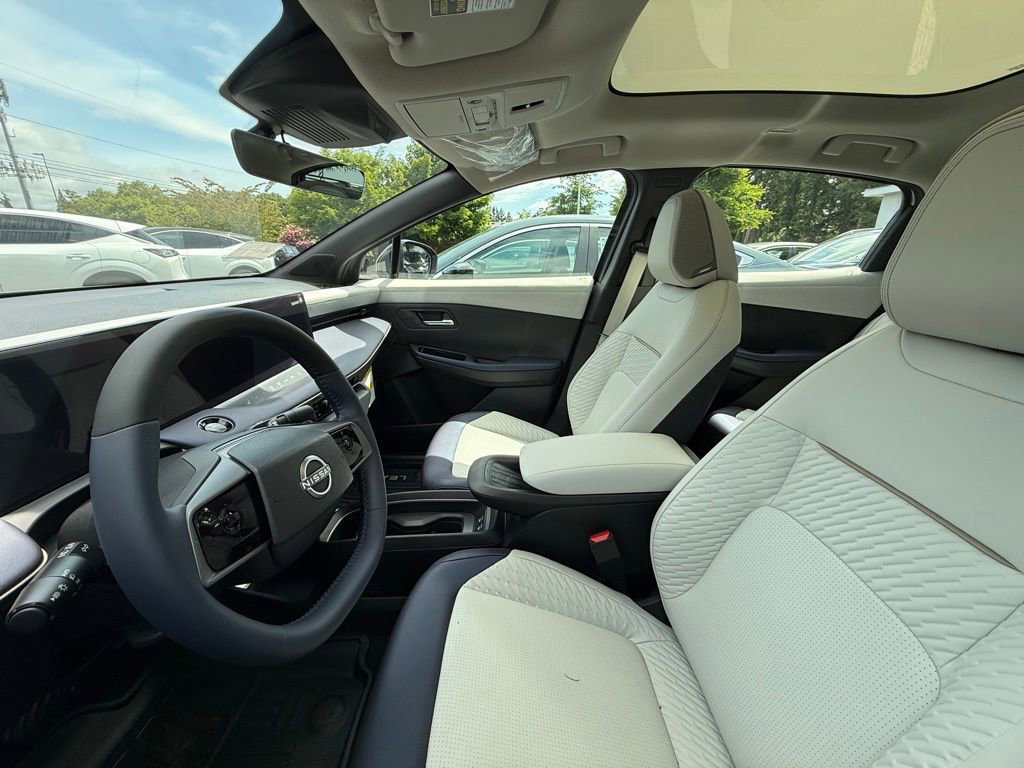 New 2026 Nissan Leaf Platinum+ w/ Cargo Package (Platinum+) FWD image 13